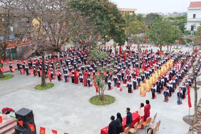 Trường Tiểu học Giao Thịnh tổ chức lễ sơ kết học kì 1 và trao quà “Tết nhân ái- Xuân yêu thương”