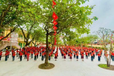 TRƯỜNG TIỂU HỌC GIAO THỊNH SÔI NỔI TỔ CHỨC NGÀY HỘI VÕ NHẠC VOVINAM